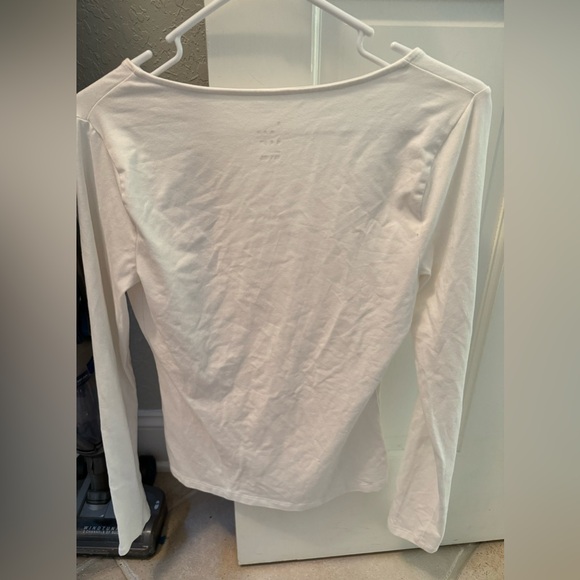 A New Day Women's Size small white  Long Sleeve Asymmetrical Top - Picture 2 of 4